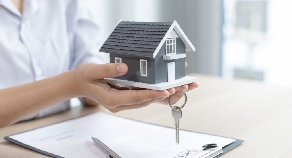 The Pros and Cons of Selling Your House As-Is for Cash